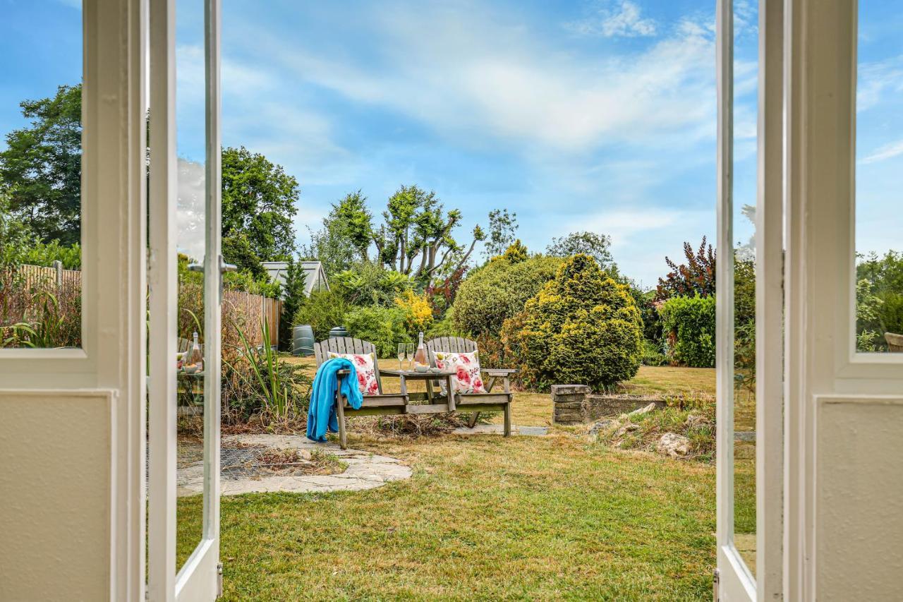 Lochiel Villa Tatsfield Exterior photo