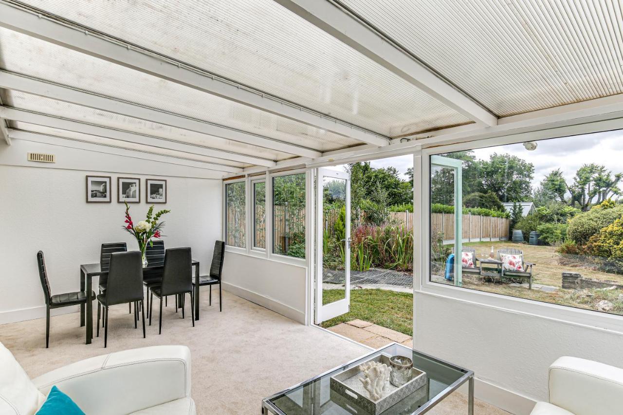 Lochiel Villa Tatsfield Exterior photo